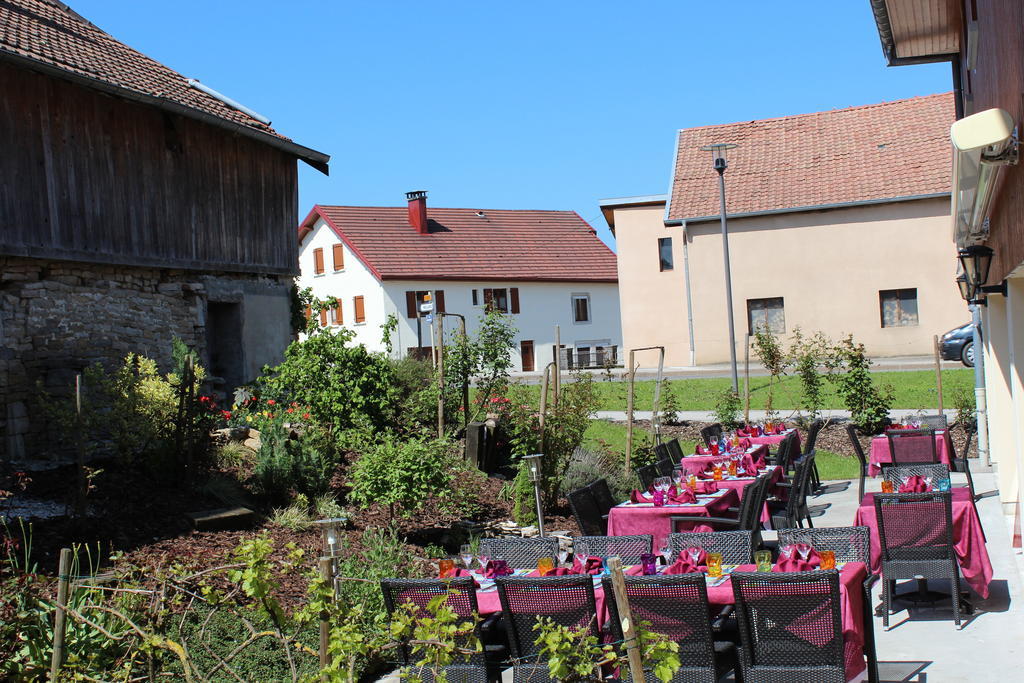 Hotel Le Champ Des Lys Amancey Exterior foto