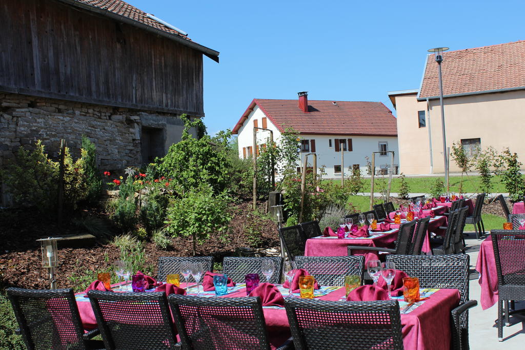 Hotel Le Champ Des Lys Amancey Exterior foto